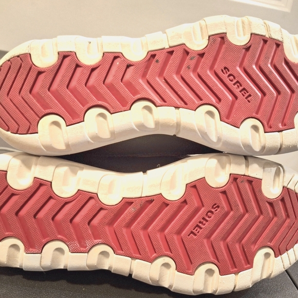 Sorel Women's Green and Gray Boots - Picture 5 of 16